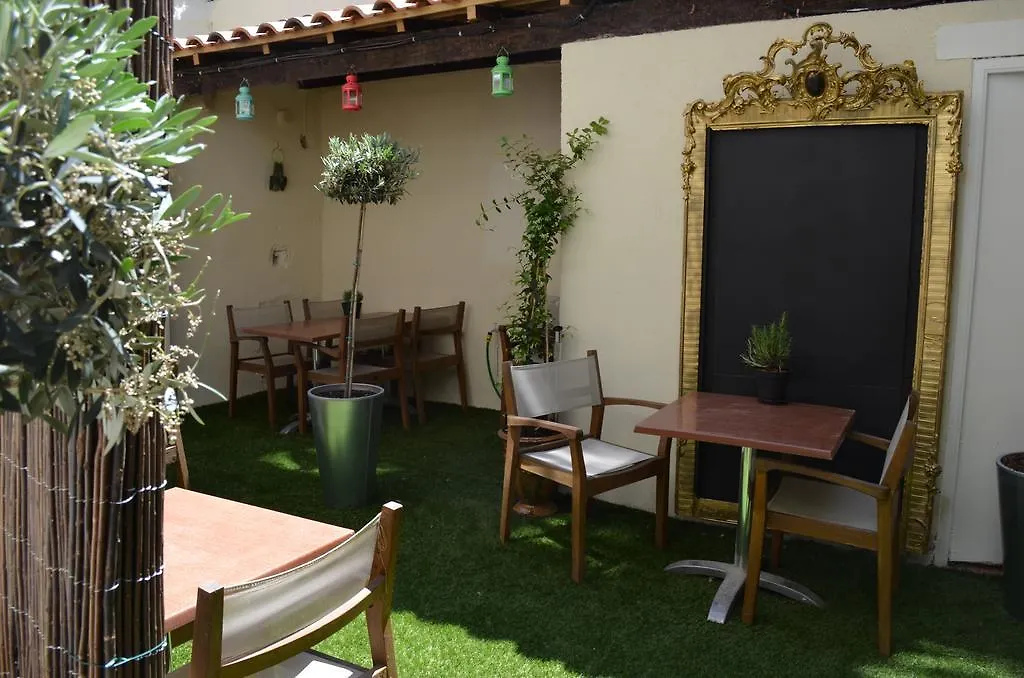 **  Hotel Les Corps Saints Avignon Frankrijk