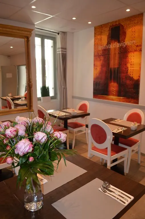 Hotel Les Corps Saints Avignon
