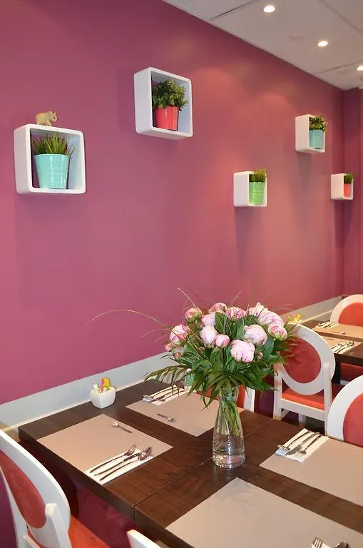 Hotel Les Corps Saints Avignon 2*,